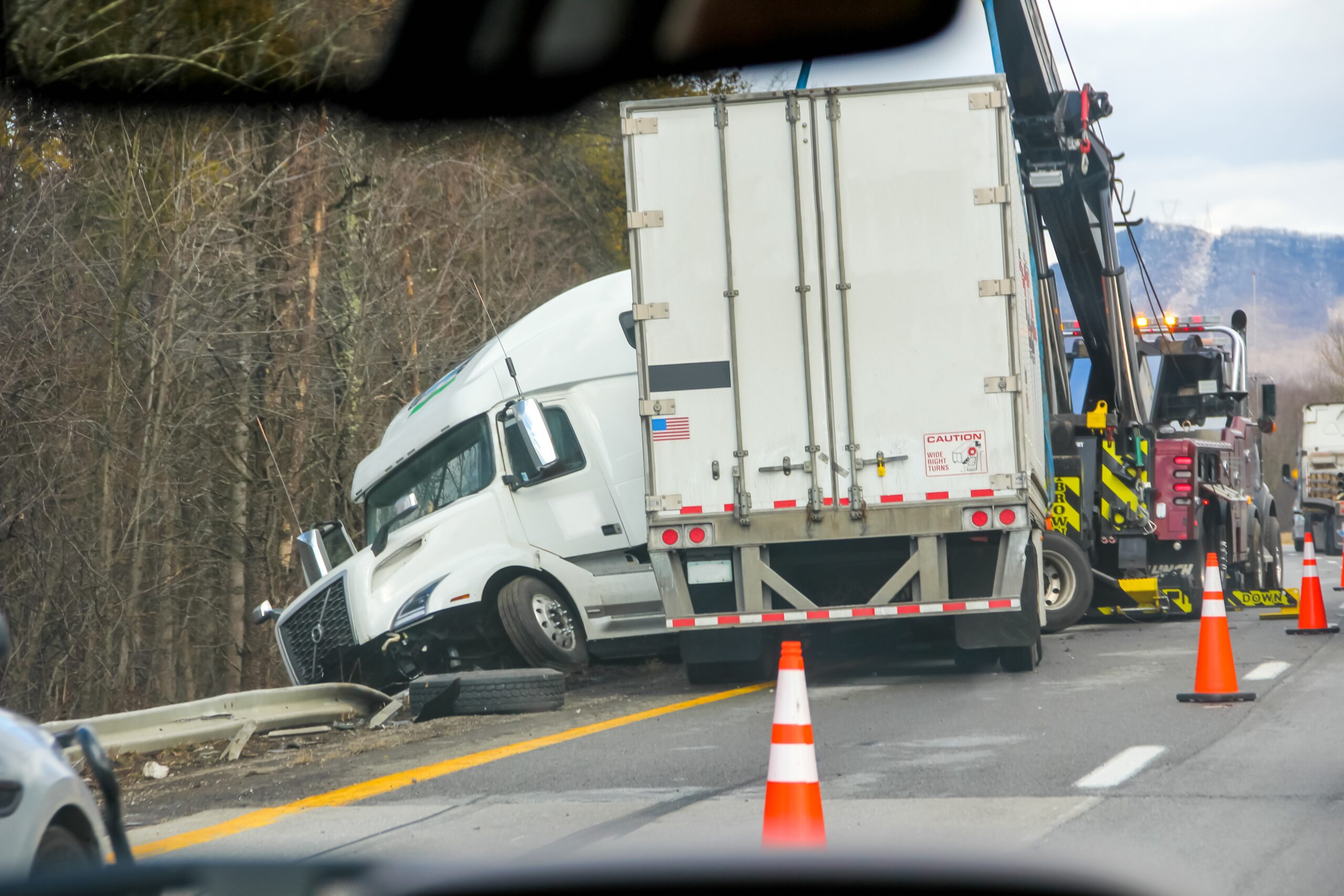 the-indiscretion-of-truck-drivers-in-interstates-a-2022-11-11-16-52-25-utc